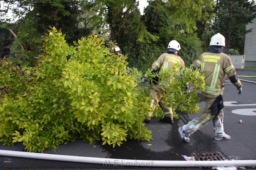 Grossfeuer Einfamilienhaus Siegburg Muehlengrabenstr P0831.JPG - Miklos Laubert